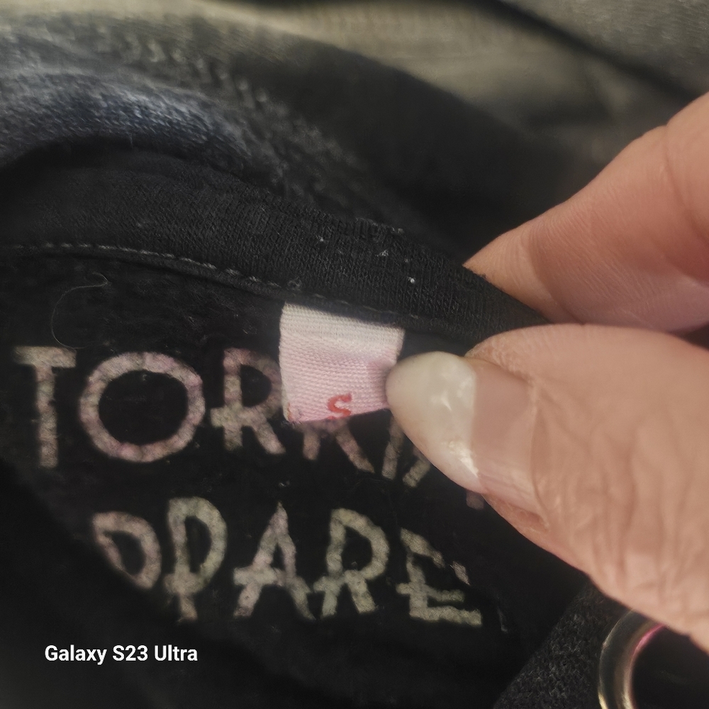 Unisex Black New York Hoodie - Picture 4 of 4